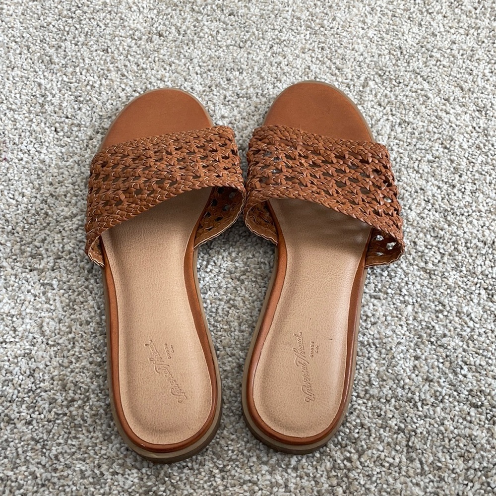 NWOT Universal Thread Slip On Woven Sandals